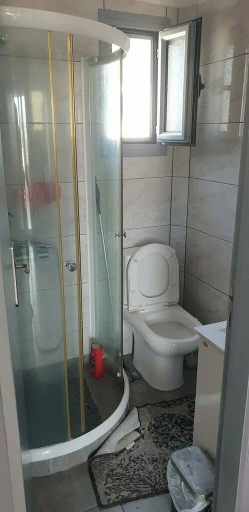 Apartmán s velkou terasou ve známém letovisku Loutraki na Peloponésu - foto 13